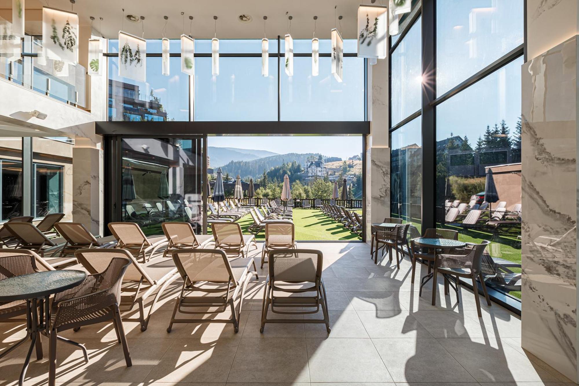 Tavel Hotel & Spa Bukovel Bagian luar foto