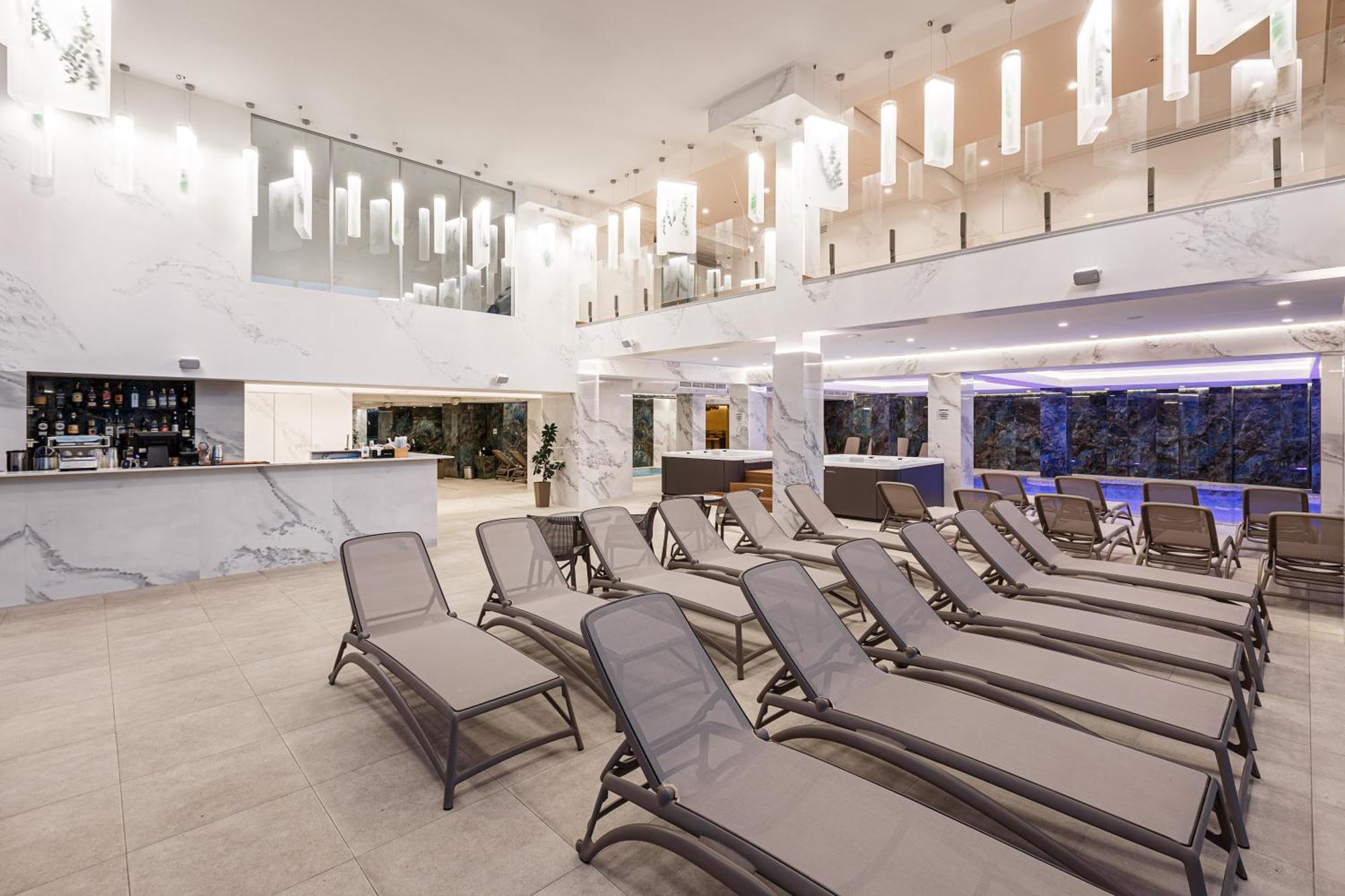 Tavel Hotel & Spa Bukovel Bagian luar foto