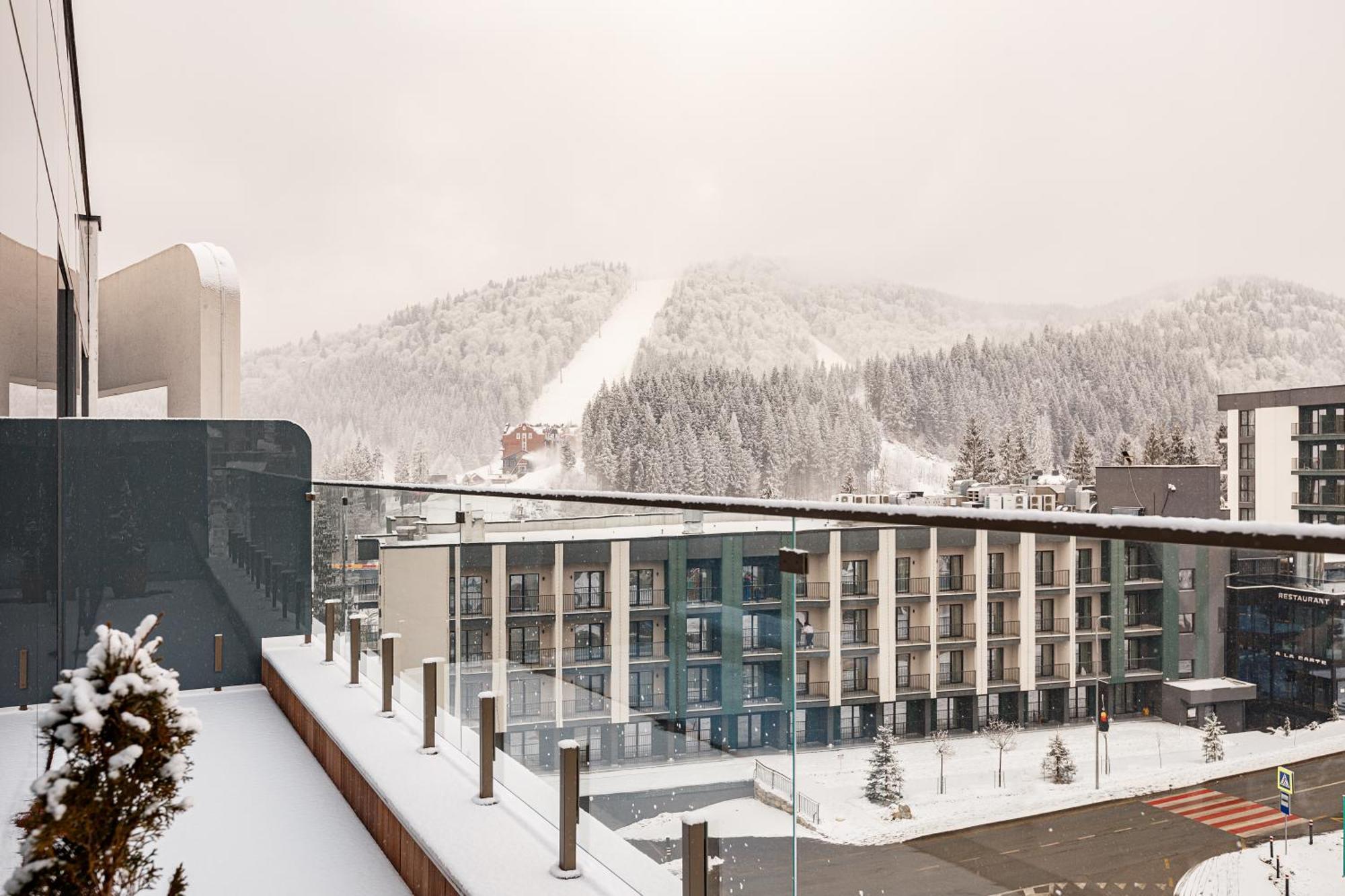 Tavel Hotel & Spa Bukovel Bagian luar foto
