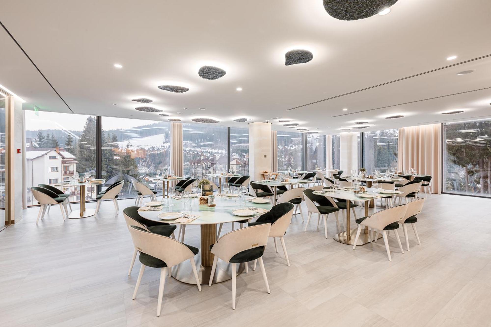 Tavel Hotel & Spa Bukovel Bagian luar foto